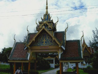 240 J8 Phuket temple