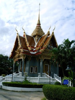 241 J8 Phuket temple