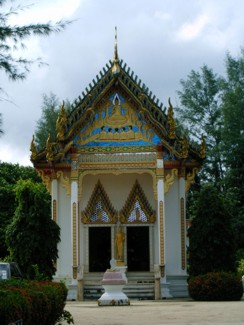 242 J8 Phuket temple