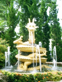 243 J8 Phuket  fontaine