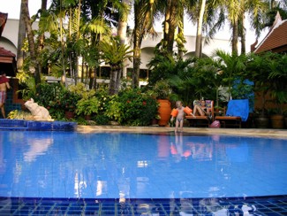 256 J8 Phuket Patong piscine