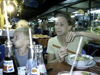 320 J11 Phuket Patong soupe