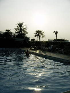 343 J12 Bangkok D&D piscine