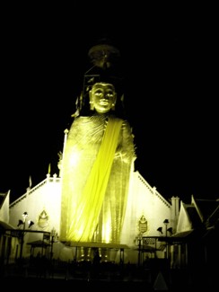 352 J12 Bangkok Wat Intharawihan