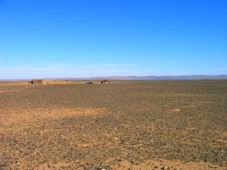 20041221 041 J4 Merzouga au loin l'algerie