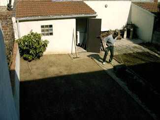 20040328_02 tasse la terre