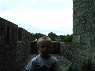 20040811_23 Guerande chemin de ronde