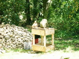 20040812_29 Chateau de Ranrouet tailleur de pierre