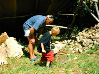 20040812_30 Chateau de Ranrouet papy montre