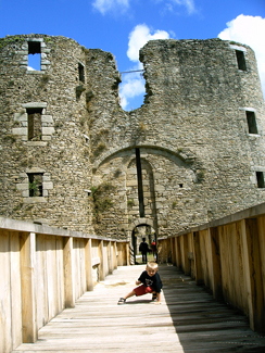 20040812_35 Chateau de Ranrouet l'entree