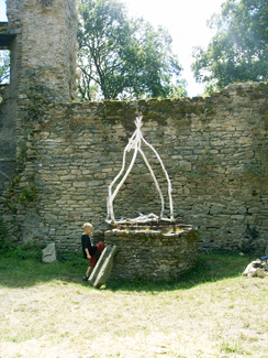 20040812_37 Chateau de Ranrouet le puit